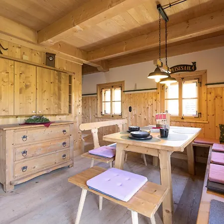 Ferienhaus Eben Im Pongau 埃本因蓬高